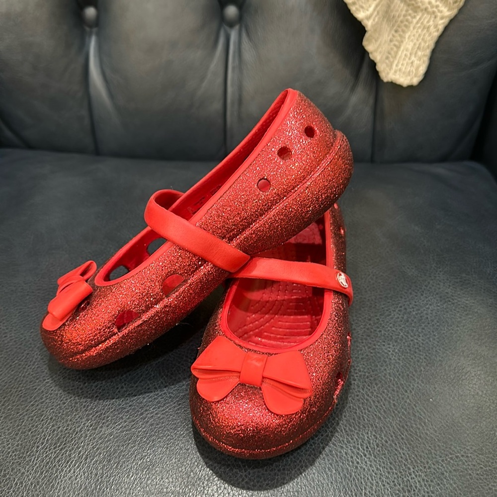 Girls red glitter crocs non shedding! C12